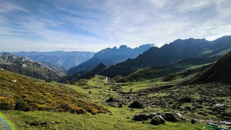Subiendo a el Ventanón por los Puertos de Axeite