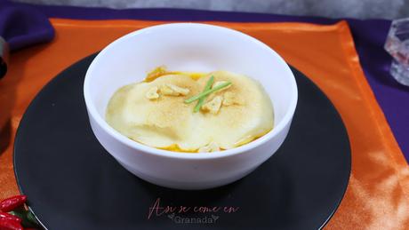 Bacalao con salsa de tomate asado y muselina de ajo