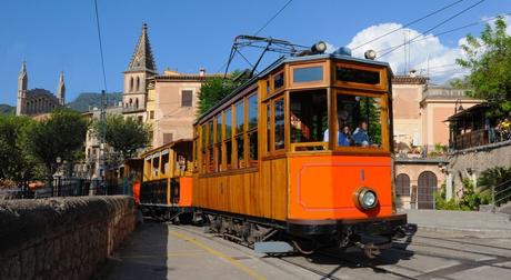 Palma y Sóller – Una ruta en bus y tren por Mallorca Palma y Sóller – Una ruta en bus y tren por Mallorca