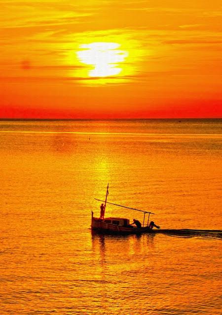 Lobato dimite y declara en el Supremo…Horas más tarde, comienza, en Sevilla, el 41 Congreso Federal del PSOE. Lobato dimite y declara en el Supremo…Horas más tarde, comienza, en Sevilla, el 41 Congreso Federal del PSOE.