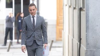 Lobato dimite y declara en el Supremo…Horas más tarde, comienza, en Sevilla, el 41 Congreso Federal del PSOE.