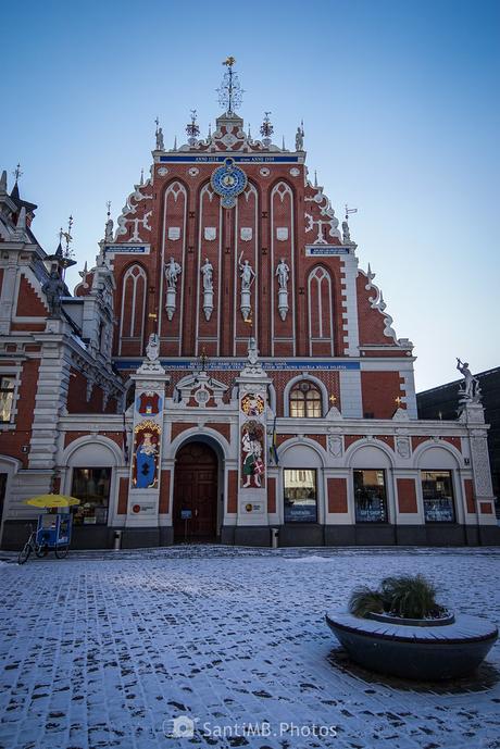 La Casa de las Cabezas Negras