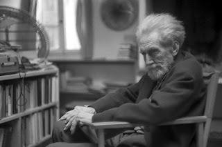 Del poema de cada día. Hoy, La zambullida, de Ezra Pound (1885-1982) Del poema de cada día. Hoy, La zambullida, de Ezra Pound (1885-1982)