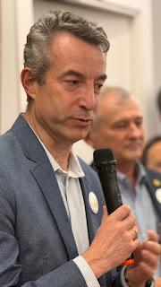 I have a dream.     我有一个梦想