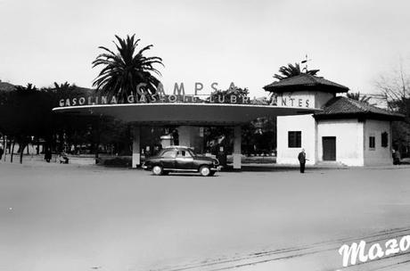 La icónica gasolinera de los Jardines de Pereda