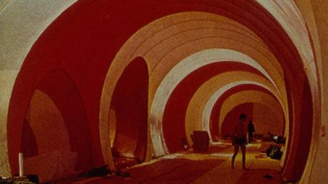 La Ciudad Instantánea: PVC y Utopía Retrofuturista en Eivissa 4