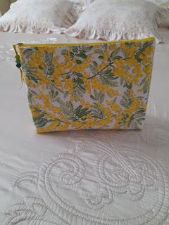 BOLSAS PLEGABLES Y NECESERES