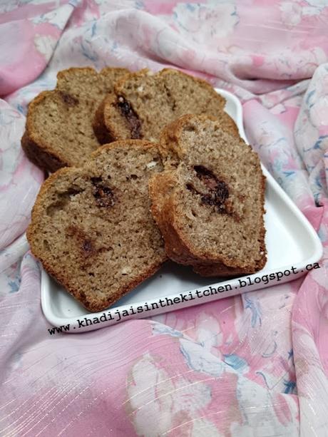 GÂTEAU À LA FARINE DE BLÉ COMPLET, BANANE, FROMAGE À LA CRÈME ET CHOCOLAT/ WHOLEWHEAT FLOUR, BANANA, CREAM CHEESE, CHOCOLATE CAKE / BIZCOCHO DE HARINA INTEGRAL, BANANA, QUESO CREMA Y CHOCOLATE / كيك دقيق القمح و الموز والجبن القشدي والشوكولاطة GÂTEAU À LA FARINE DE BLÉ COMPLET, BANANE, FROMAGE À LA CRÈME ET CHOCOLAT/ WHOLEWHEAT FLOUR, BANANA, CREAM CHEESE, CHOCOLATE CAKE / BIZCOCHO DE HARINA INTEGRAL, BANANA, QUESO CREMA Y CHOCOLATE / كيك دقيق القمح و الموز والجبن القشدي والشوكولاطة