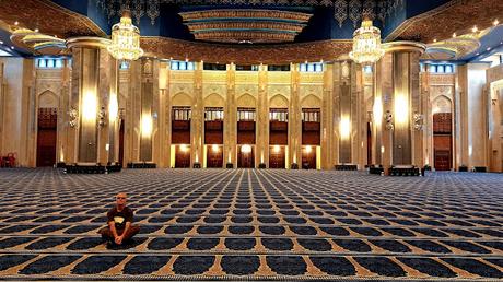 KUWAIT : UN PAÍS PARTICULAR KUWAIT : UN PAÍS PARTICULAR