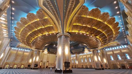 KUWAIT : UN PAÍS PARTICULAR KUWAIT : UN PAÍS PARTICULAR