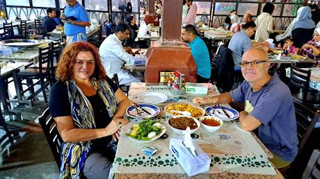 KUWAIT : UN PAÍS PARTICULAR KUWAIT : UN PAÍS PARTICULAR