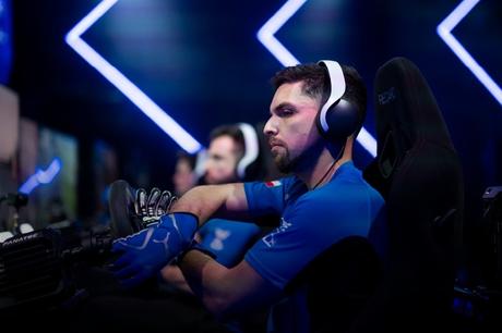 AngelInostroza_GTWorldSeries