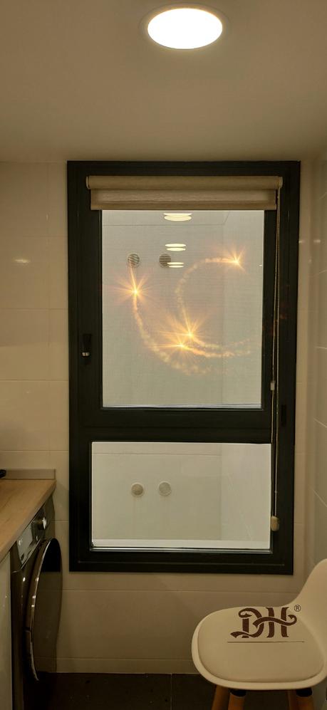 - Ventanas con Estores.