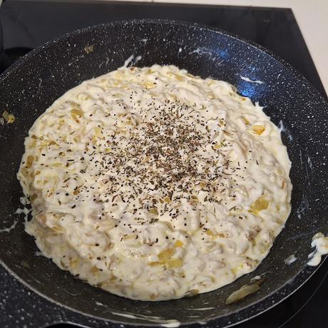 Tallarines con queso crema y salmón Tallarines con queso crema y salmón