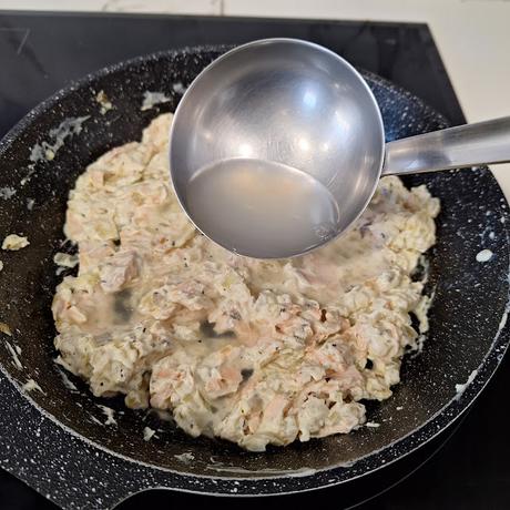 Tallarines con queso crema y salmón Tallarines con queso crema y salmón