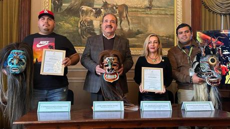 Donan máscaras de Tastuanes al Museo Nacional de la Máscara para enriquecer el acervo cultural potosino