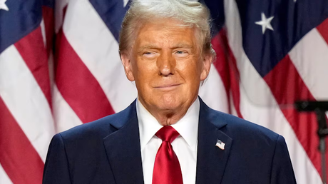 La Trayectoria de Donald Trump: De Empresario a Figura Central de la Política Estadounidense La Trayectoria de Donald Trump: De Empresario a Figura Central de la Política Estadounidense