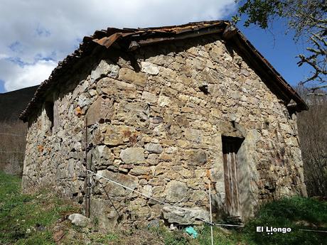 La Reboḷḷada-Cuarmichán-La Sierra la Serrantina-L´Escureo-El Tornu