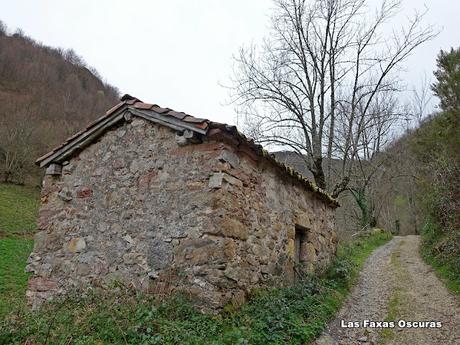 La Reboḷḷada-Cuarmichán-La Sierra la Serrantina-L´Escureo-El Tornu