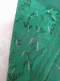 DE ENCAJE VERDE💚Y🩷DE LENTEJUELAS ROSA