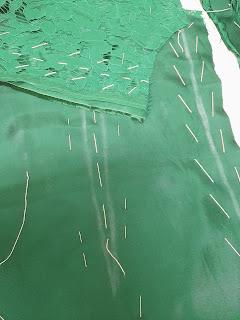 DE ENCAJE VERDE💚Y🩷DE LENTEJUELAS ROSA