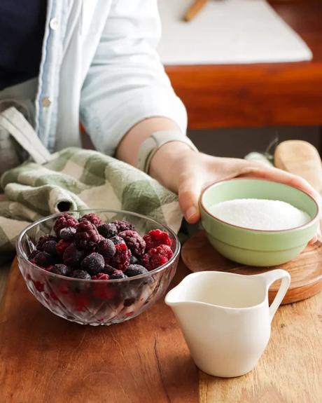 ingredientes salsa de frutos rojos