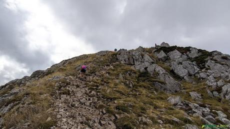 Llegando a la cima del Pico Gilbo