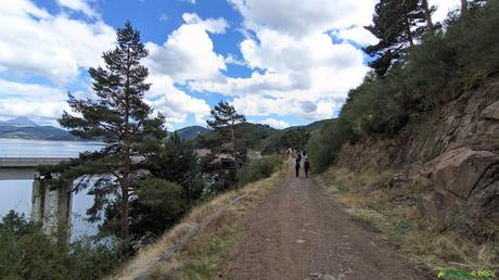Llegando al aparcamiento del pico Gilbo