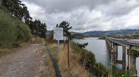 Entrada en la pista hacia el Gilbo