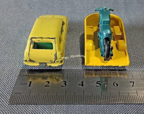 Vauxhall Victor y motocicleta Honda con tráiler de Matchbox