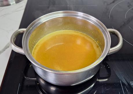 Confit de pato con ciruelas y salsa de naranja