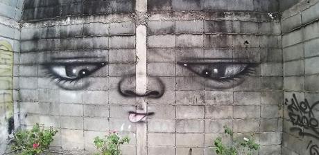 El floreciente arte del graffiti en Bangkok: una evolución creativa.