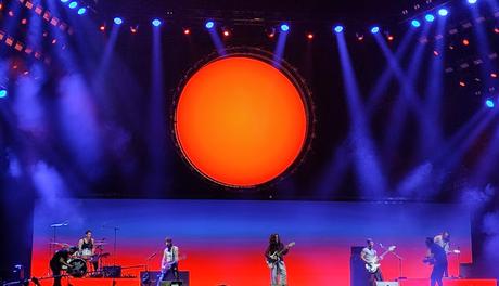 ARDE BOGOTÁ EN EL WIZINK CENTER: VIRTUD Y CASTIGO