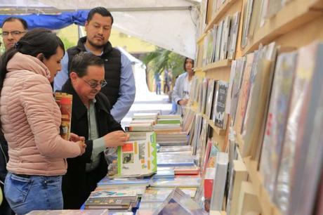 Inauguran Feria del Libro en Villa de Pozos para fomentar la lectura y la cultura