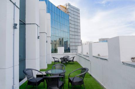 Convertir un balcón en una terraza Instagram con este césped artificial de calidad Convertir un balcón en una terraza Instagram con este césped artificial de calidad