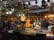 noche única Barrio Italia: Regalos, jazz encanto navideño