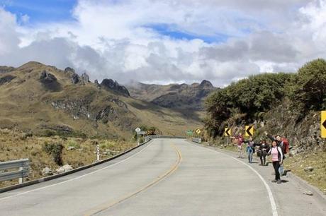 Técnicas para hitchhiking en la carretera de forma segura