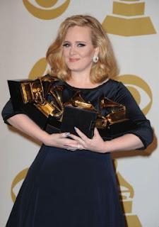 Adele triunfa en los Grammy 2012