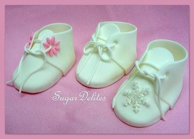 Tutorial: como hacer unos zapatitos de bebe con fondant