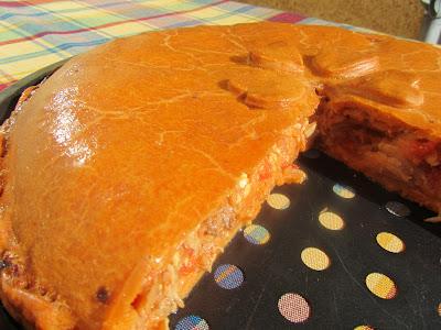 Empanada de huevo y atún