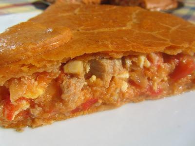 Empanada de huevo y atún