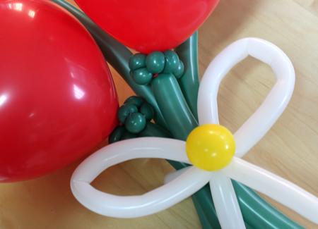 Flores románticos con globos