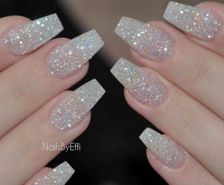 Nail art uñas glitter estrellas significado año nuevo dorado plateado rojo, verde estrellas perlas doradas ideas paso a paso holograficas