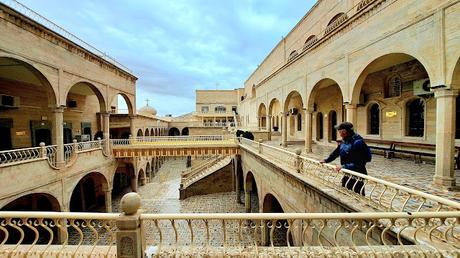 IRAK: EL MONASTERIO DE MAR MATTAI Y LLEGADA A DUHOK IRAK: EL MONASTERIO DE MAR MATTAI Y LLEGADA A DUHOK