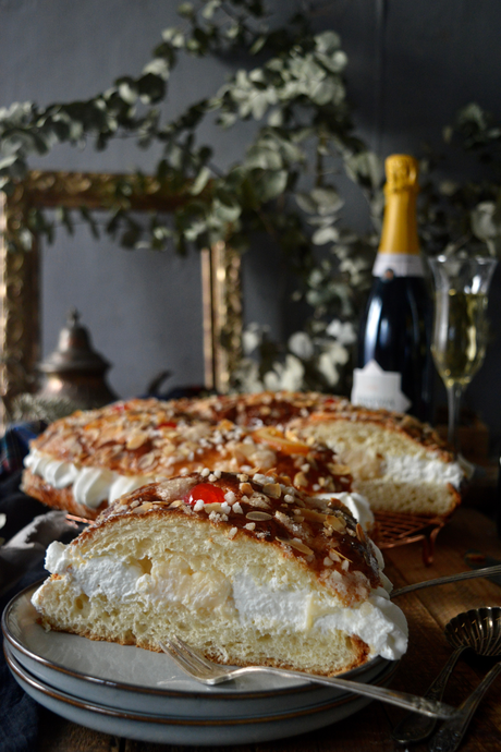Roscón de Reyes al Cava con Nata y Crema Pastelera roscón-de-reyes-al-cava-con-nata-y-crema-pastelera