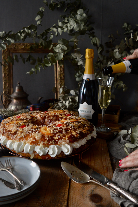 Roscón de Reyes al Cava con Nata y Crema Pastelera roscón-de-reyes-al-cava-con-nata-y-crema-pastelera