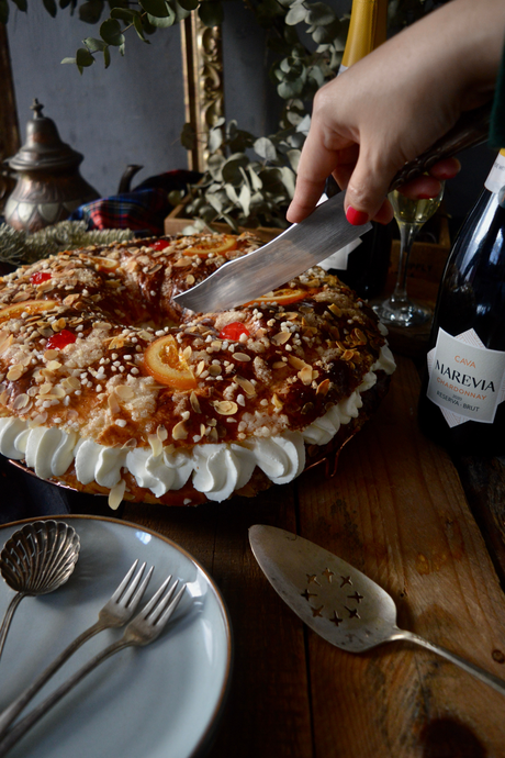 Roscón de Reyes al Cava con Nata y Crema Pastelera roscón-de-reyes-al-cava-con-nata-y-crema-pastelera