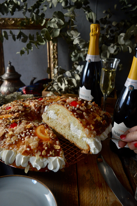 roscón-de-reyes-al-cava-con-nata-y-crema-pastelera