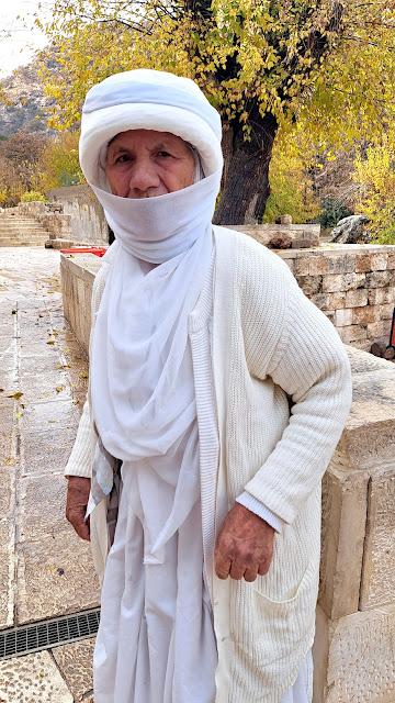 IRAK : LALISH Y LOS YAZIDÍES IRAK : LALISH Y LOS YAZIDÍES