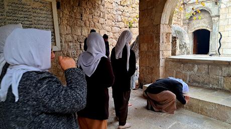 IRAK : LALISH Y LOS YAZIDÍES IRAK : LALISH Y LOS YAZIDÍES